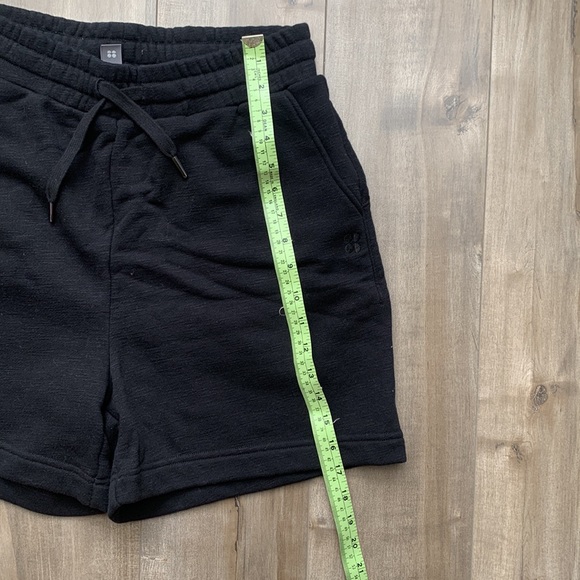 Black cotton Sweaty Betty shorts size medium - Picture 5 of 7